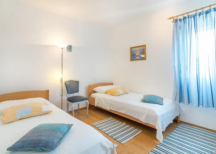 Διαμέρισμα With Parking Spaces Arbanija, Ciovo - 7543 Τρογκίρ