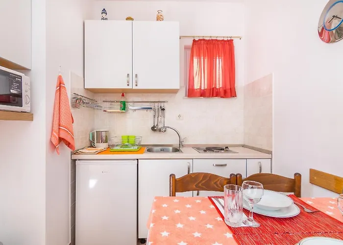 Διαμέρισμα With Parking Spaces Arbanija, Ciovo - 7543 Τρογκίρ