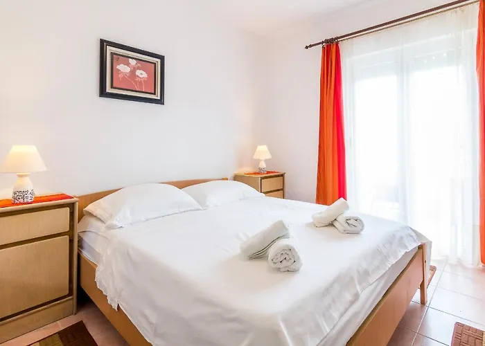 Διαμέρισμα With Parking Spaces Arbanija, Ciovo - 7543