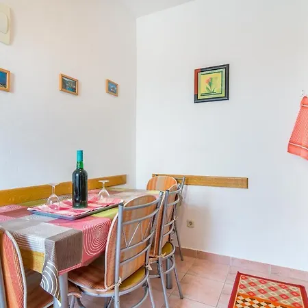 Διαμέρισμα With Parking Spaces Arbanija, Ciovo - 7543 *