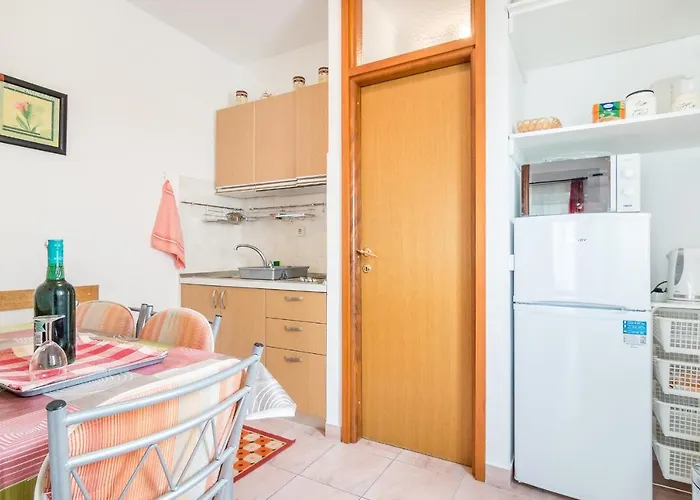 With Parking Spaces Arbanija, Ciovo - 7543 Апартаменты