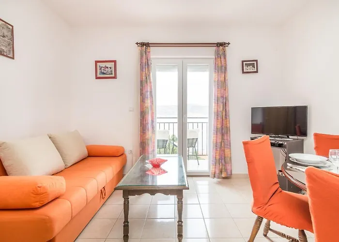 Апартаменты With Parking Spaces Arbanija, Ciovo - 7543 *