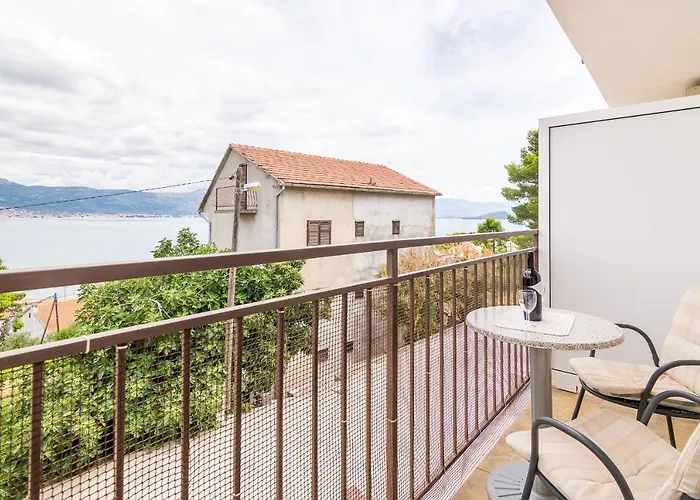 Апартаменты With Parking Spaces Arbanija, Ciovo - 7543 Трогир