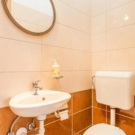 With Parking Spaces Arbanija, Ciovo - 7543 טרוגיר