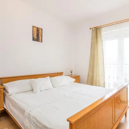 דירה With Parking Spaces Arbanija, Ciovo - 7543 טרוגיר